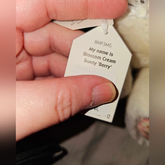 Jellycat Blossom Cream Bunny 'Berry' Medium - BNWTS - Picture 4 of 5